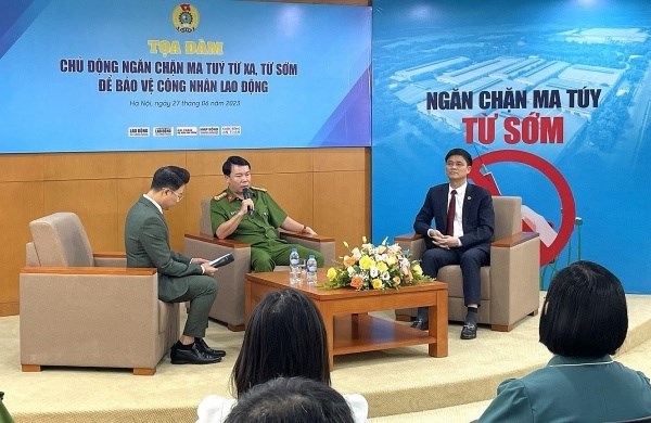 Chủ động ngăn chặn sự lôi kéo công nhân, người lao động sử dụng ma tuý - Anh 1