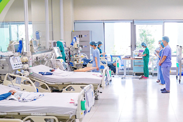 Trẻ tử vong vì bị dùng dao lam chữa bệnh - Anh 1