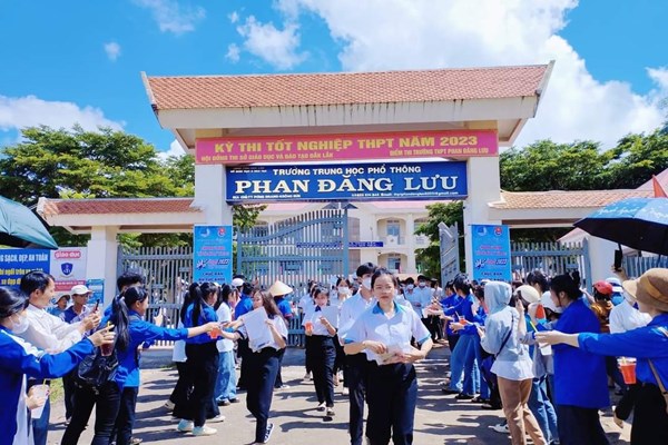 Kỳ thi tốt nghiệp THPT năm 2023: Hơn 62 nghìn thí sinh ở các tỉnh Tây Nguyên hoàn thành môn thi đầu tiên - Anh 1
