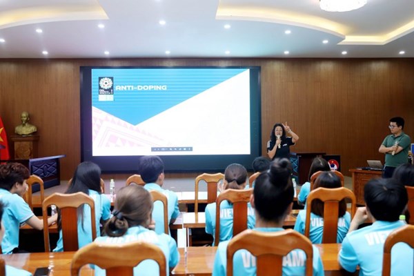 Các tuyển thủ nữ Việt Nam được trang bị kiến thức luật thi đấu tại World Cup nữ 2023 - Anh 1