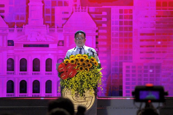 TP.HCM tuyên dương 97 gia đình văn hóa - hạnh phúc tiêu biểu - Anh 2