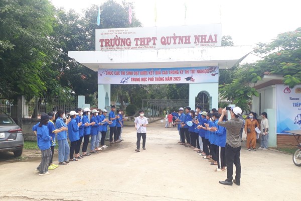 Thi tốt nghiệp THPT năm 2023: Thí sinh thở phào sau môn thi cuối cùng - Anh 2