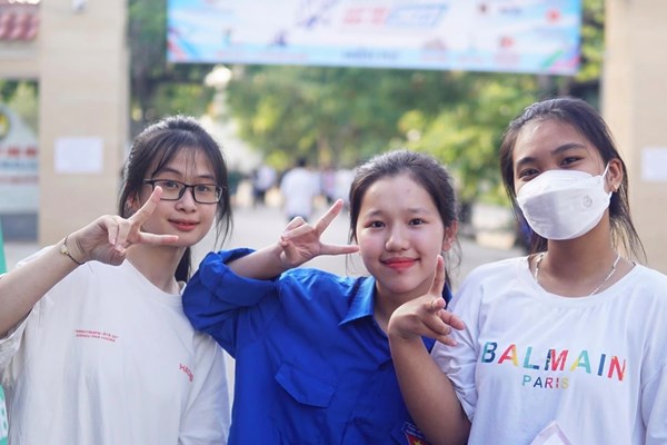 Thi tốt nghiệp THPT năm 2023: Thí sinh thở phào sau môn thi cuối cùng - Anh 1