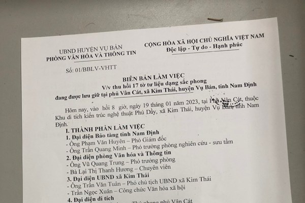 Hạ bức màn “18 đạo sắc phong” tại di tích Phủ Vân Cát - Anh 3