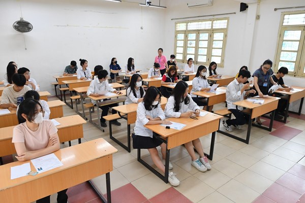 Bộ GD&ĐT công bố đáp án và thang điểm bài thi Ngữ văn - Anh 1