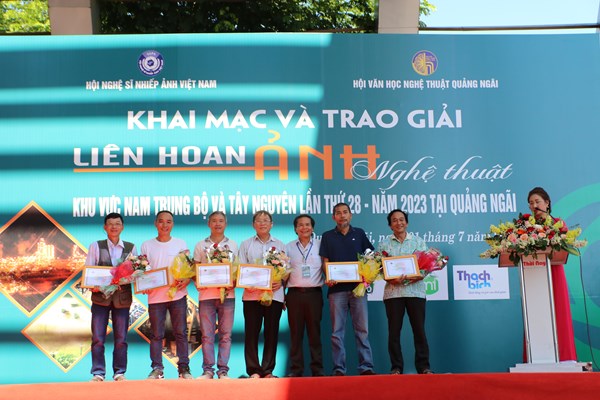 Liên hoan ảnh nghệ thuật khu vực Nam Trung bộ và Tây Nguyên - Anh 5