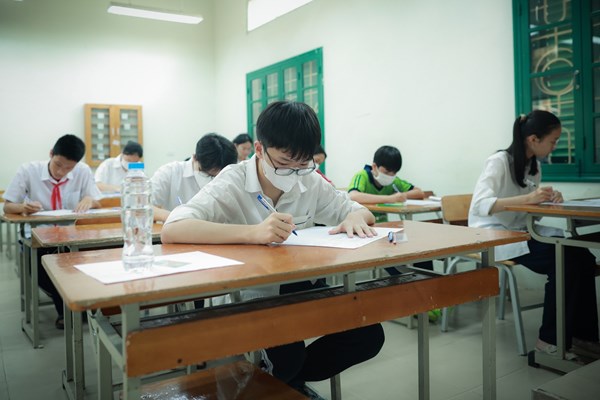 Hà Nội: Điểm chuẩn vào lớp 10 công lập cao hơn năm 2022 - Anh 2