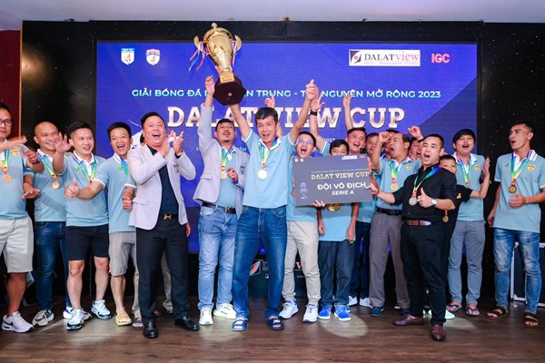 Thêm sân chơi bóng đá phong trào dành cho cộng đồng doanh nhân trẻ - Anh 2