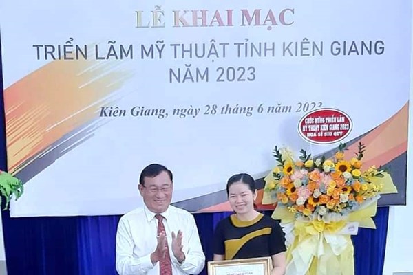 Kiên Giang trao giải 10 tác phẩm mỹ thuật xuất sắc - Anh 1