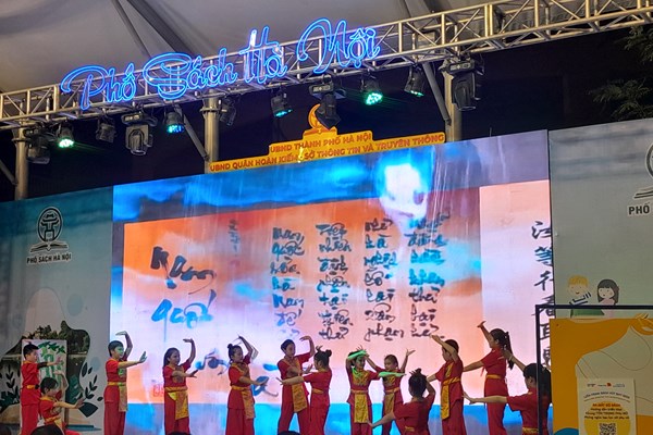 Hội thi “Thiếu nhi Thủ đô tuyên truyền, giới thiệu sách” - Anh 1
