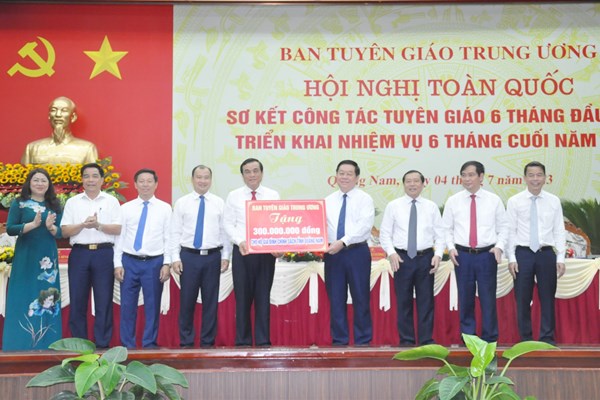 Ban Tuyên giáo TƯ xác định rõ những vấn đề trọng tâm, trọng điểm, kịp thời giải quyết những vấn đề cấp thiết - Anh 3