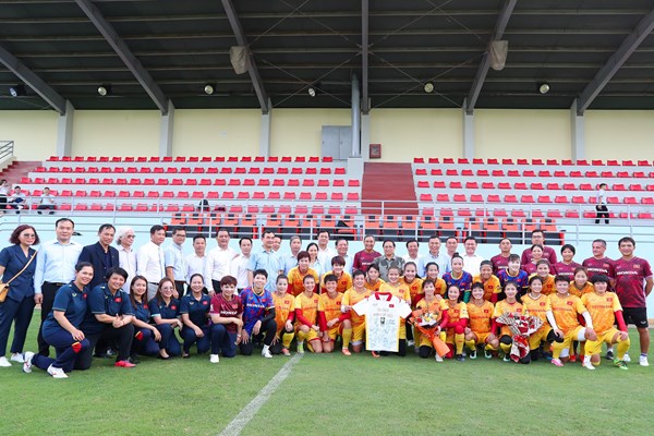 Thủ tướng Phạm Minh Chính  thăm đội tuyển bóng đá nữ: Tiếp thêm niềm tin và sức mạnh - Anh 2