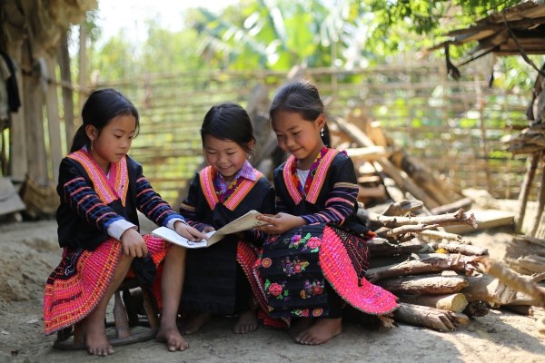 Phát triển văn hóa đọc cho trẻ em vùng núi - Anh 1