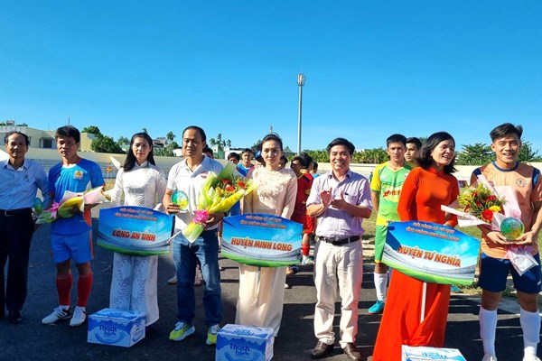 Khai mạc Giải bóng đá vô địch tỉnh Quảng Ngãi - Anh 1
