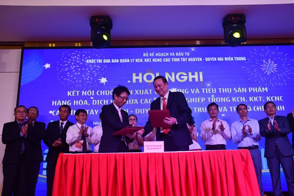 Kết nối chuỗi sản xuất cung ứng và tiêu thụ sản phẩm hàng hóa, dịch vụ các tỉnh Tây Nguyên - miền Trung và TP.HCM - Anh 2