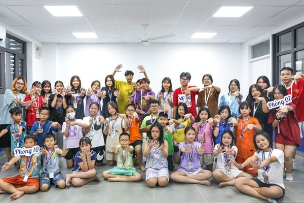 Trại hè khoa học dành cho học sinh - Anh 2