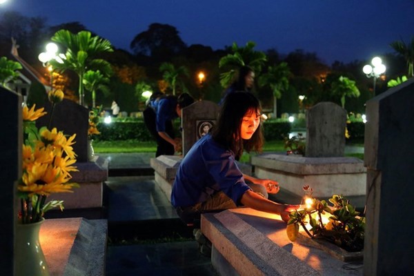 Cầu truyền hình trực tiếp Bản hùng ca bất diệt: Khúc tráng ca dâng lên các Anh hùng liệt sĩ - Anh 2