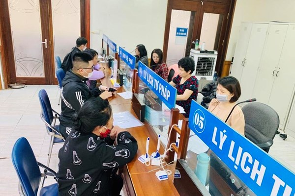 Thủ tướng chỉ thị đẩy mạnh cải cách thủ tục cấp Phiếu lý lịch tư pháp tạo thuận lợi cho người dân - Anh 1