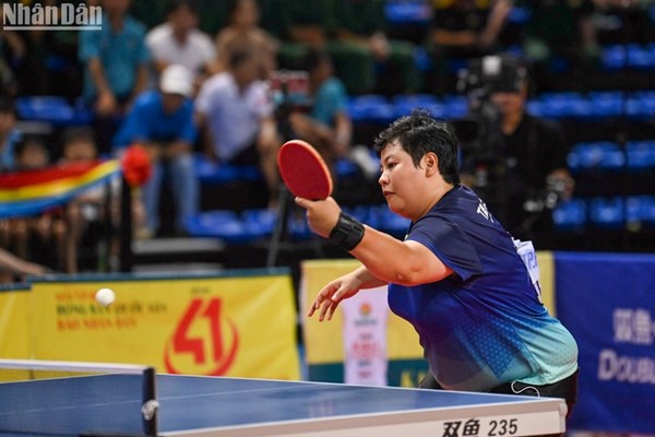 Anh Tú vô địch Giải vô địch bóng bàn quốc gia Báo Nhân Dân - Anh 1