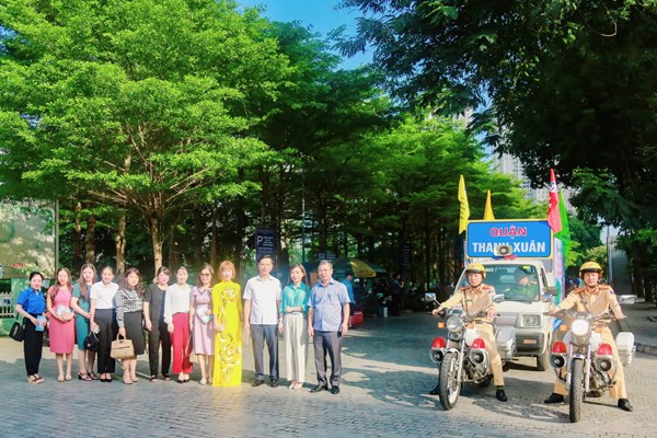 Ngày Dân số thế giới: Nâng cao tiếng nói của phụ nữ và trẻ em gái - Anh 1