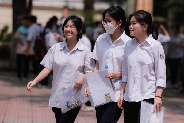 Tuyển sinh vào lớp 10 tại Hà Nội: Chưa làm tốt công tác phân luồng? - Anh 1