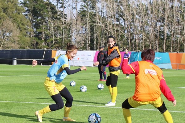 Không có chuyện HLV Mai Đức Chung bị FIFA cắt quyền HLV trưởng tại World Cup nữ 2023 - Anh 2