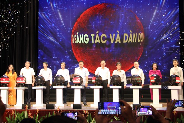 Cuộc vận động sáng tác kỷ niệm Ngày Giải phóng miền Nam, thống nhất đất nước: 50 năm tự hào bản hùng ca chiến thắng - Anh 1