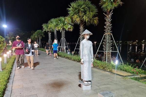 Đừng xúc phạm người làm nhân tượng - Anh 2