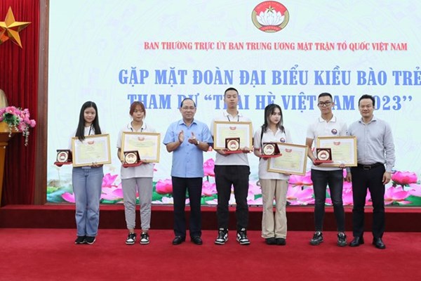Khởi động Trại hè Việt Nam 2023 - Anh 1