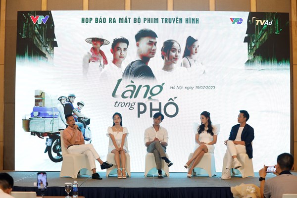 Mến “nát” trở lại với “Làng trong phố” - Anh 1