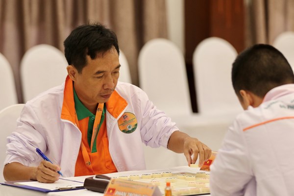 Cựu vô địch Việt Nam đại chiến kỳ vương Trung Quốc tại bán kết giải cờ tướng quốc tế Phương Trang 2023 - Anh 2
