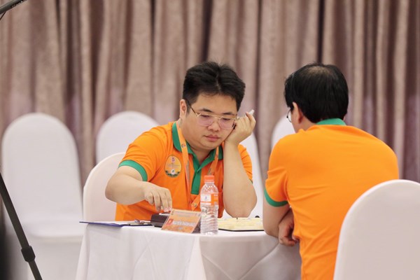 Cựu vô địch Việt Nam đại chiến kỳ vương Trung Quốc tại bán kết giải cờ tướng quốc tế Phương Trang 2023 - Anh 1