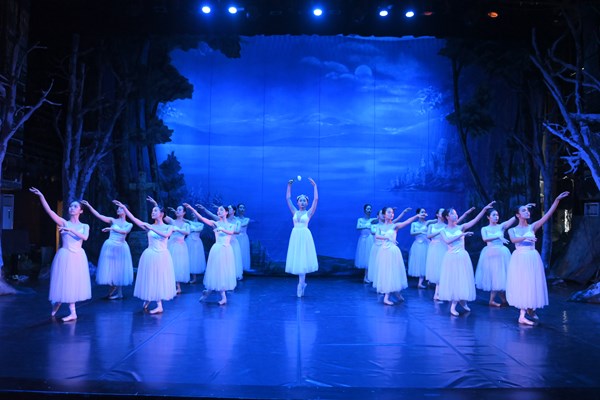 Ra mắt vở ballet “Giselle” tại Nhà hát Lớn Hà Nội - Anh 1