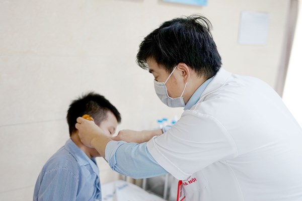 Nhiều trẻ bị thương tích nặng vì bị chó cắn - Anh 1