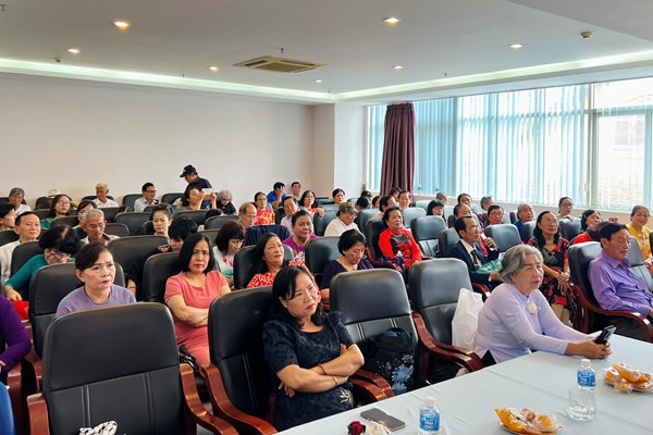 Để nỗi đau hóa thành sự yêu thương - Anh 2