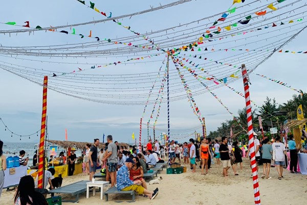 Tìm giải pháp phát triển du lịch biển Quảng Nam - Anh 1