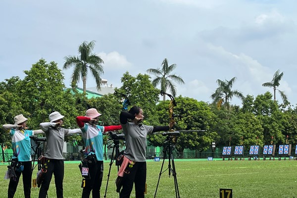 Khai mạc Giải vô địch Bắn cung trẻ quốc gia - Anh 3