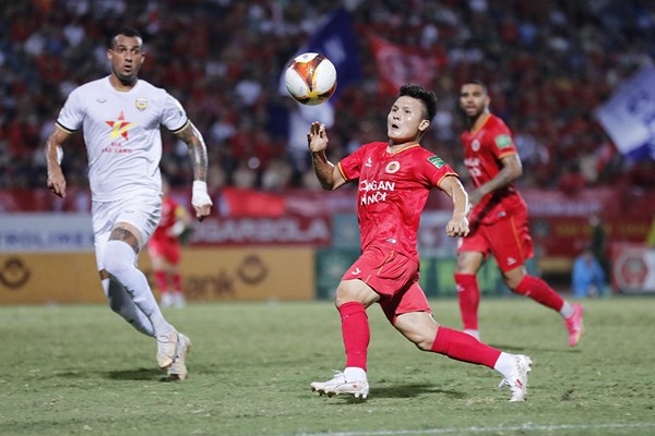 V.League 1-2023: “Nóng” ở hai đầu - Anh 1