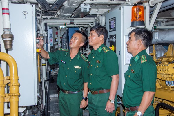 33 năm​​​​​​​ trên vùng biển Tây Nam - Anh 1