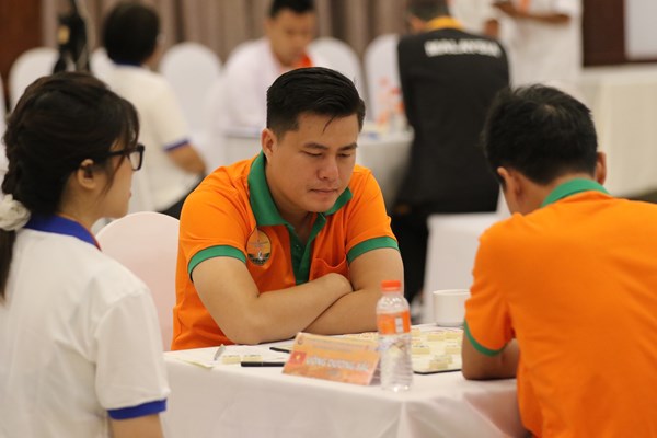 Kỳ vương Trung Quốc vô địch giải cờ tướng lớn nhất Việt Nam - Anh 3