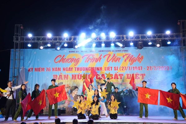 Tuổi trẻ Quảng Ngãi tri ân các Anh hùng liệt sĩ, gia đình có công với cách mạng - Anh 6