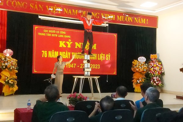 Nghệ sĩ Bộ VHTTDL biểu diễn nghệ thuật phục vụ thương, bệnh binh tại Bắc Giang - Anh 10