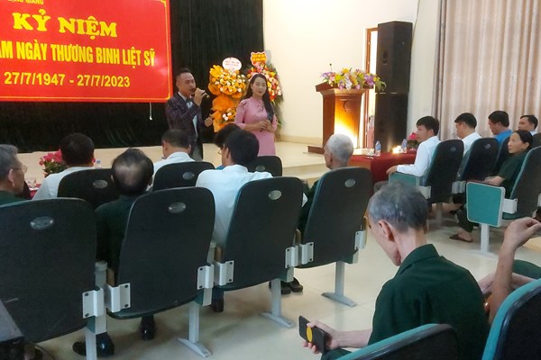 Nghệ sĩ Bộ VHTTDL biểu diễn nghệ thuật phục vụ thương, bệnh binh tại Bắc Giang - Anh 11
