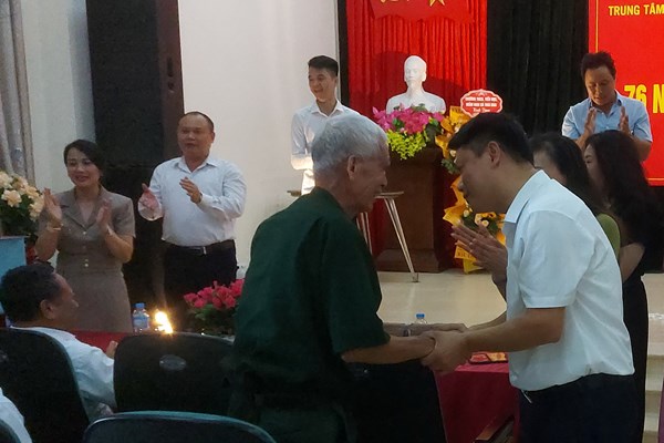 Nghệ sĩ Bộ VHTTDL biểu diễn nghệ thuật phục vụ thương, bệnh binh tại Bắc Giang - Anh 2