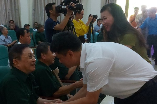 Nghệ sĩ Bộ VHTTDL biểu diễn nghệ thuật phục vụ thương, bệnh binh tại Bắc Giang - Anh 3