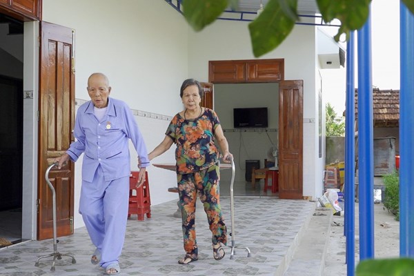 Ấm áp nghĩa tình đồng đội - Anh 2