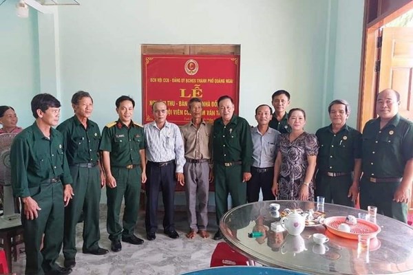 Ấm áp nghĩa tình đồng đội - Anh 3