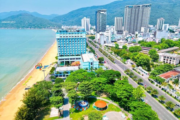 Bình Định: Nhiều tòa nhà cao tầng dịch vụ, du lịch sử dụng sai chức năng - Anh 1