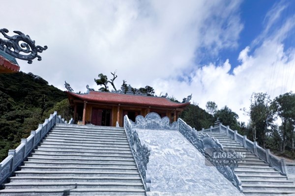 Khu du lịch cầu kính Rồng Mây (Lai Châu) thông tin, quảng bá về nhân vật Quan Hoàng Bảy: Yêu cầu gỡ bở các thông tin liên quan, không dỡ hạng mục xây dựng - Anh 1