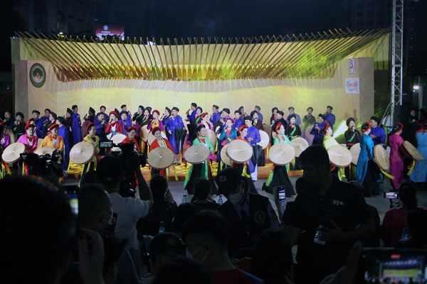 Chiến lược phát triển toàn diện văn học- nghệ thuật: Đậm đà bản sắc nhưng không lạc hậu với trào lưu - Anh 2